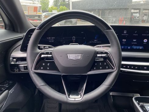 Used 2024 Cadillac Lyriq Luxury w/ LPO, Floor Liner Package AWD/4WD image 20