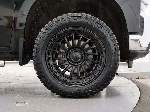 Used 2021 Chevrolet Silverado 1500 LT image 33