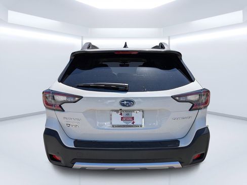 Certified 2025 Subaru Outback Limited image 4