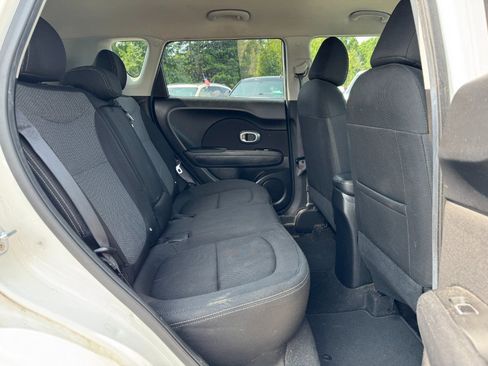 Used 2018 Kia Soul + FWD image 18