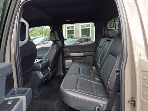 Used 2025 Ford F150 Lariat w/ Equipment Group 501A Mid AWD/4WD image 11
