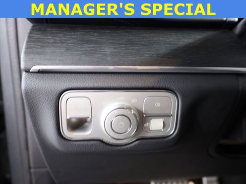 Used 2025 Mercedes-Benz GLS 450 4MATIC image 11
