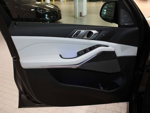 Used 2026 BMW X5 xDrive40i image 10