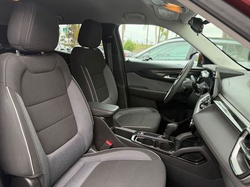 Used 2025 Chevrolet TrailBlazer LT image 34