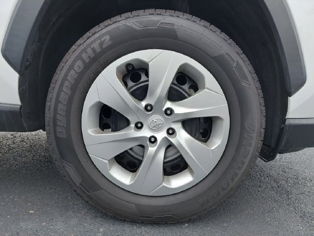 Certified 2022 Toyota RAV4 LE AWD/4WD image 45