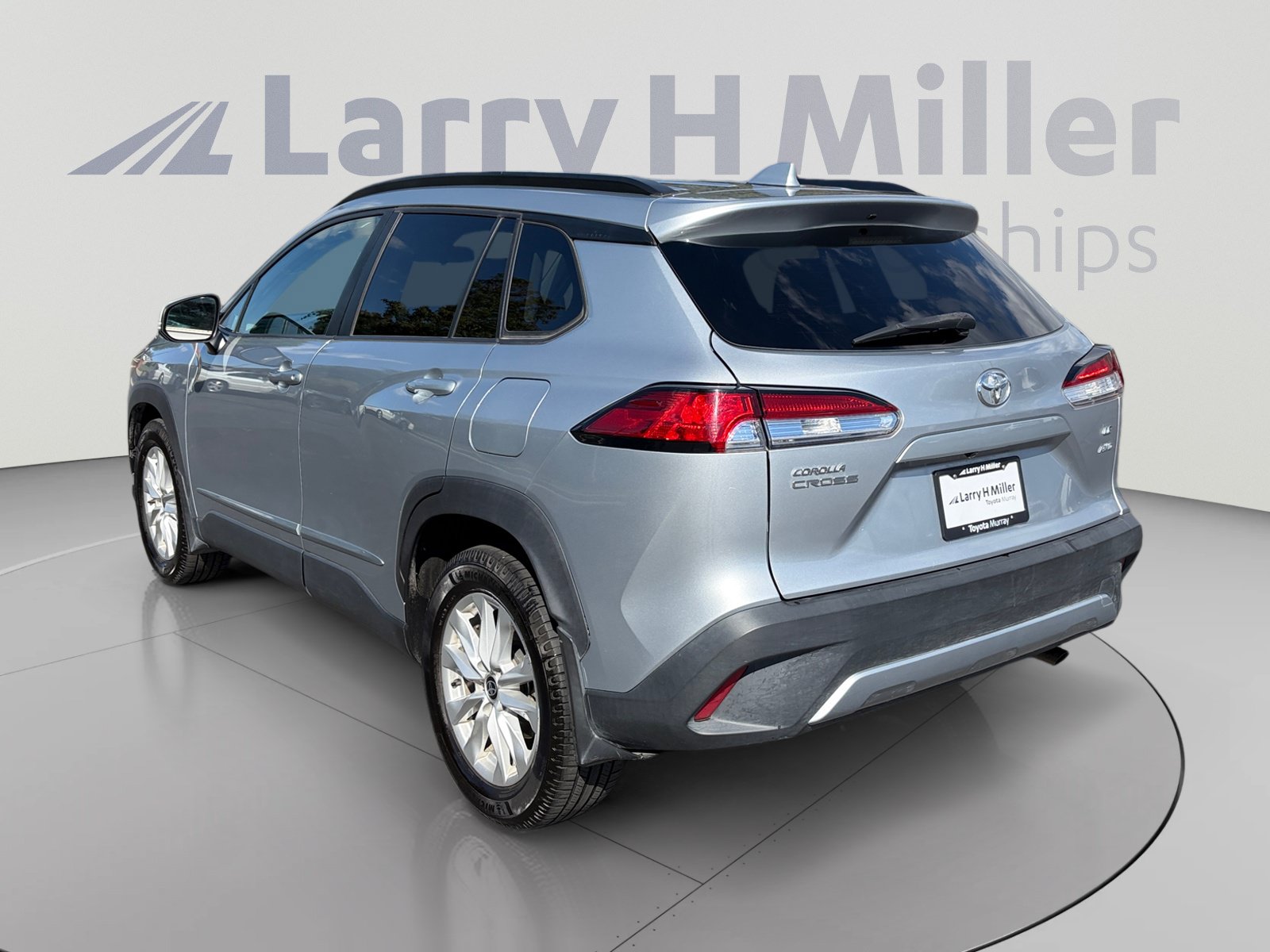 Used 2022 Toyota Corolla Cross LE AWD/4WD image 3
