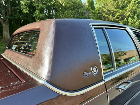 Used 1987 Cadillac Brougham RWD image 97
