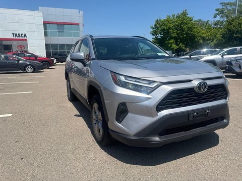 Used 2025 Toyota RAV4 XLE AWD/4WD image 9