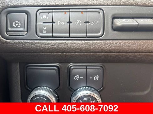 Used 2021 GMC Yukon Denali w/ Denali Premium Package RWD image 13