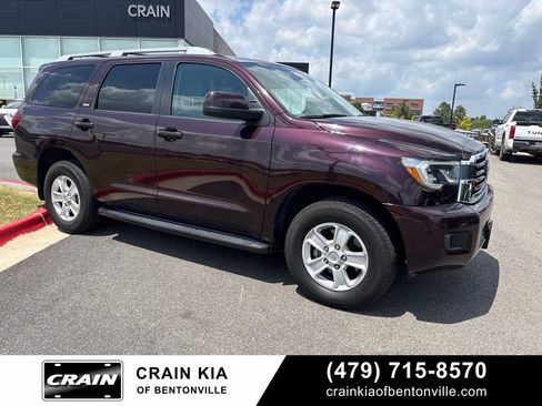 Used 2018 Toyota Sequoia SR5 AWD/4WD image 6