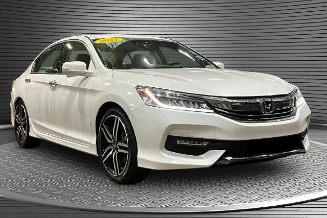 Used 2017 Honda Accord Touring image 3