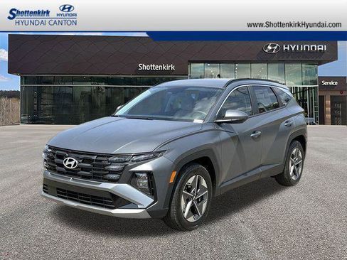 New 2025 Hyundai Tucson SEL image 1