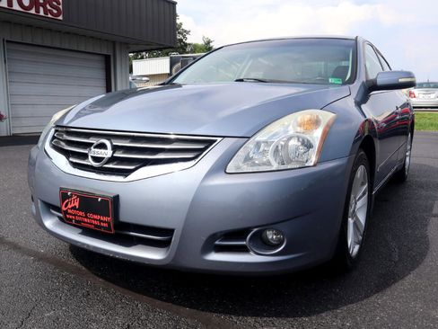 Used 2010 Nissan Altima 3.5 SR w/ Sport Pkg image 22