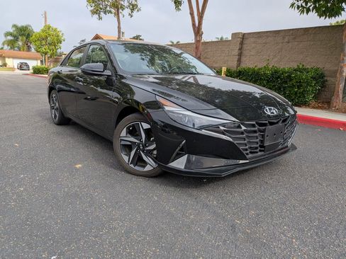 Certified 2022 Hyundai Elantra Limited FWD image 2