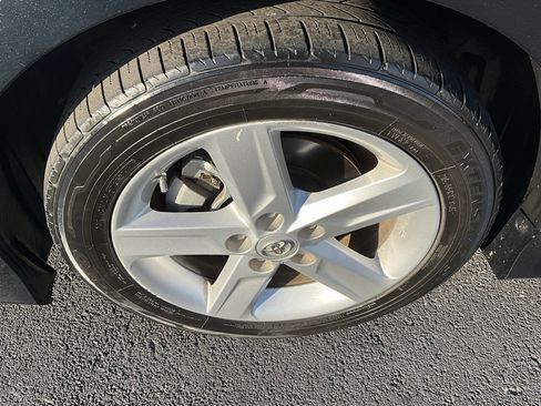 Used 2012 Toyota Camry SE image 18