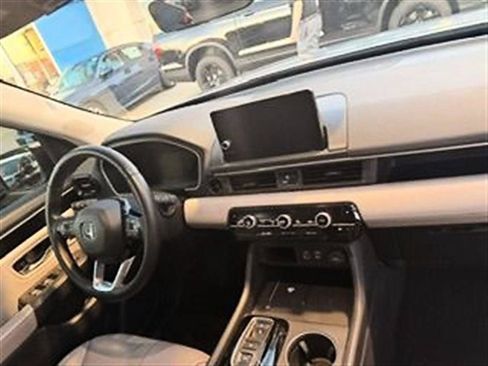 Used 2025 Honda Pilot EX-L image 2