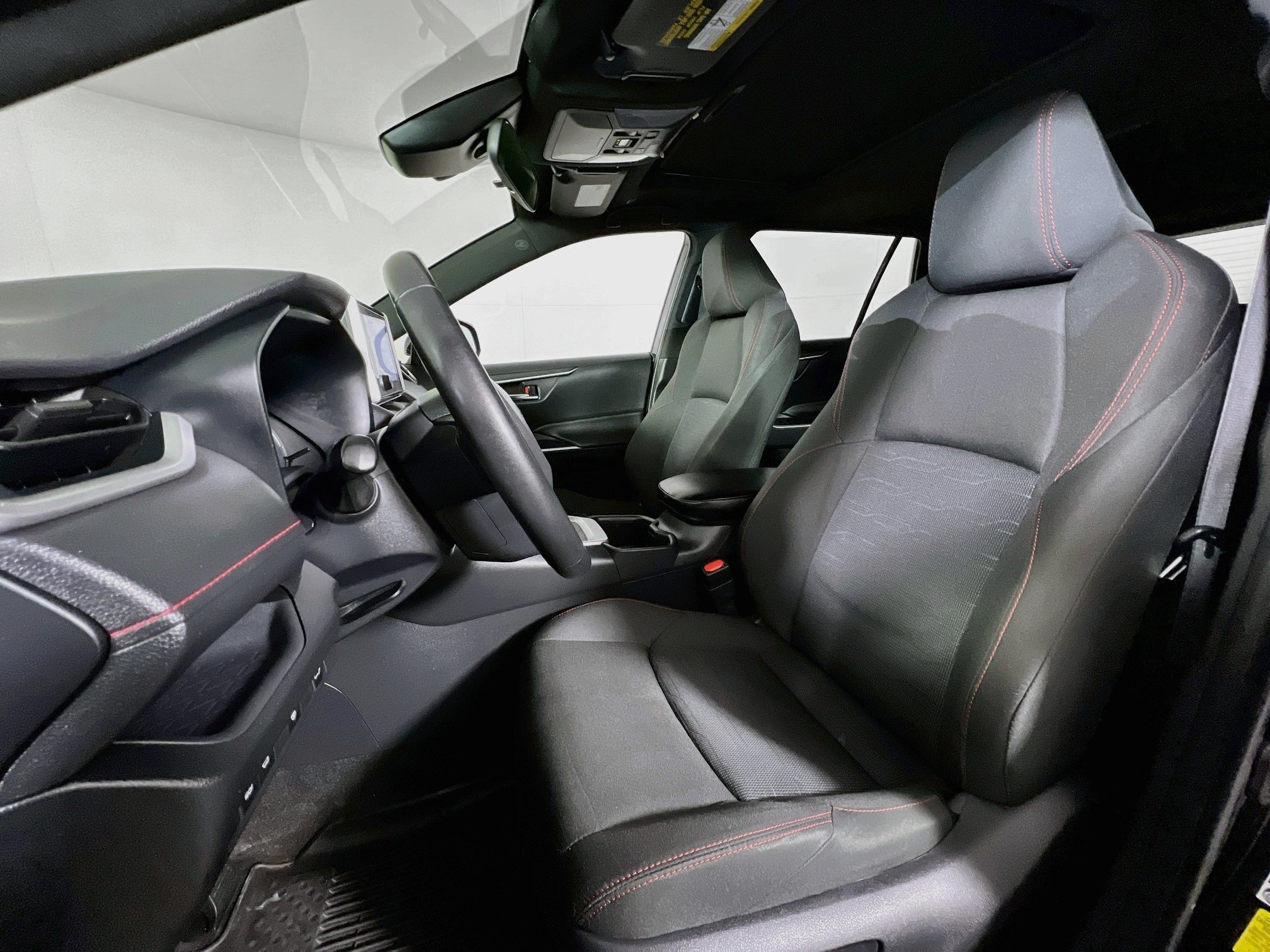 Used 2025 Toyota RAV4 SE w/ Weather & Moonroof Package AWD/4WD image 11
