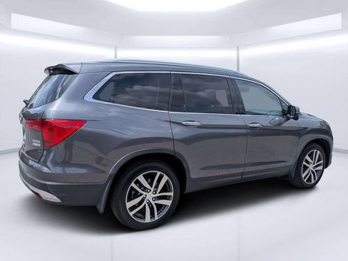 Used 2018 Honda Pilot Touring image 3