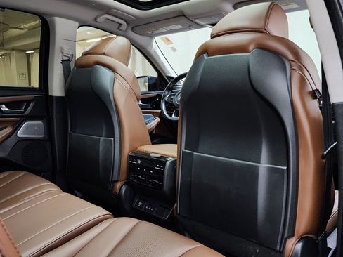Used 2025 Acura MDX SH-AWD w/ Technology Package image 18