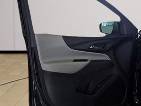 Used 2024 Chevrolet Equinox LT image 11