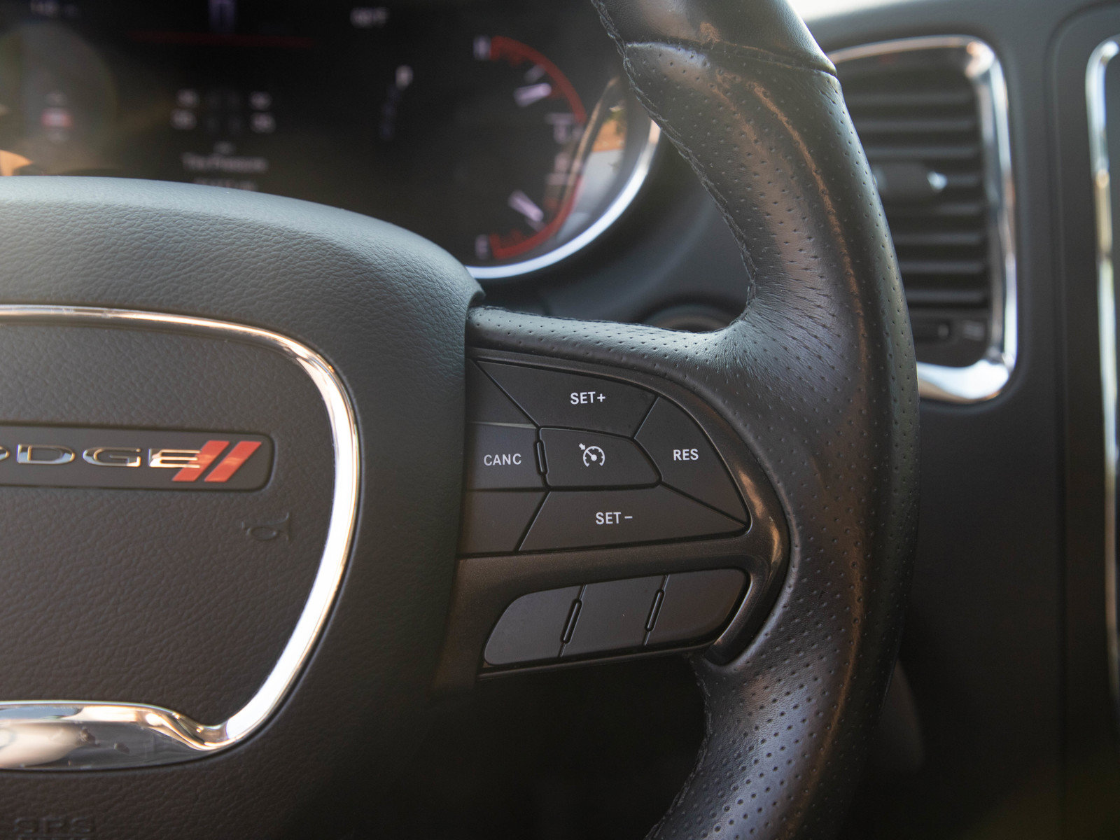 Used 2018 Dodge Durango SXT w/ Quick Order Package 2BB AWD/4WD image 27