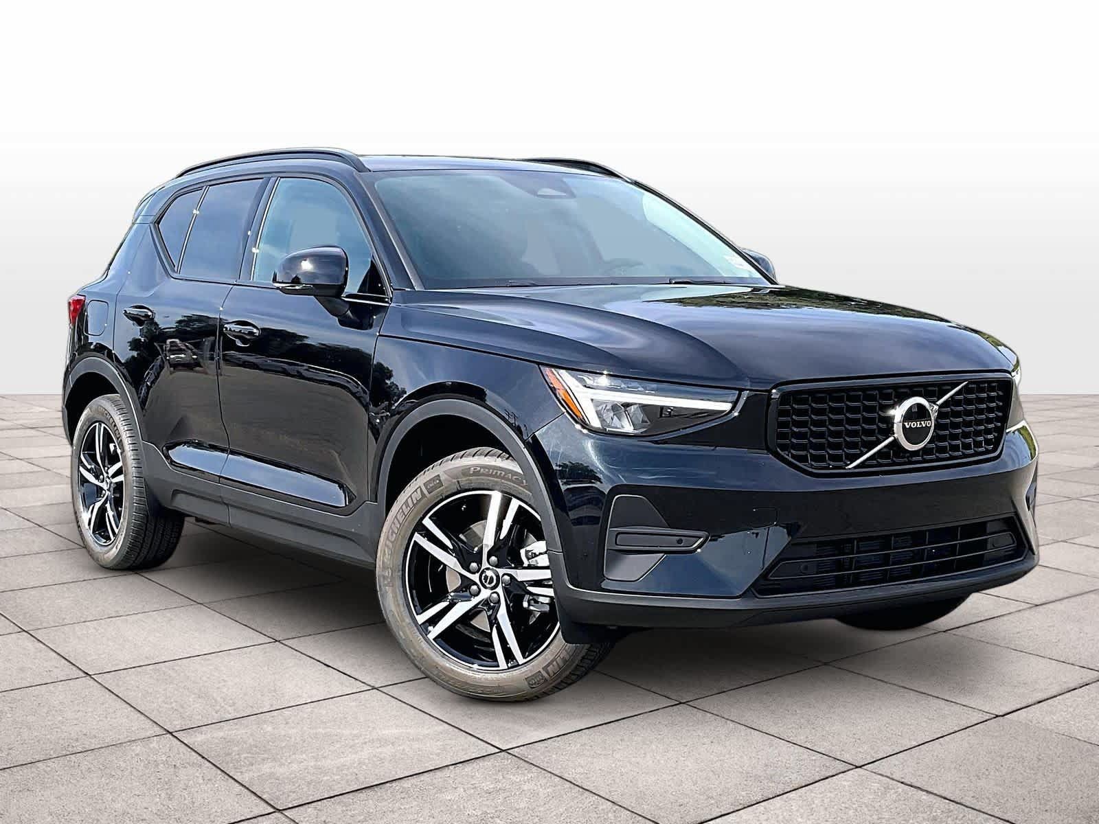 New 2026 Volvo XC40 B5 Core w/ Climate Package AWD/4WD image 2