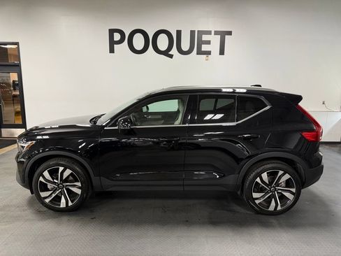 Used 2023 Volvo XC40 B5 Ultimate w/ Protection Package Premier AWD/4WD image 1