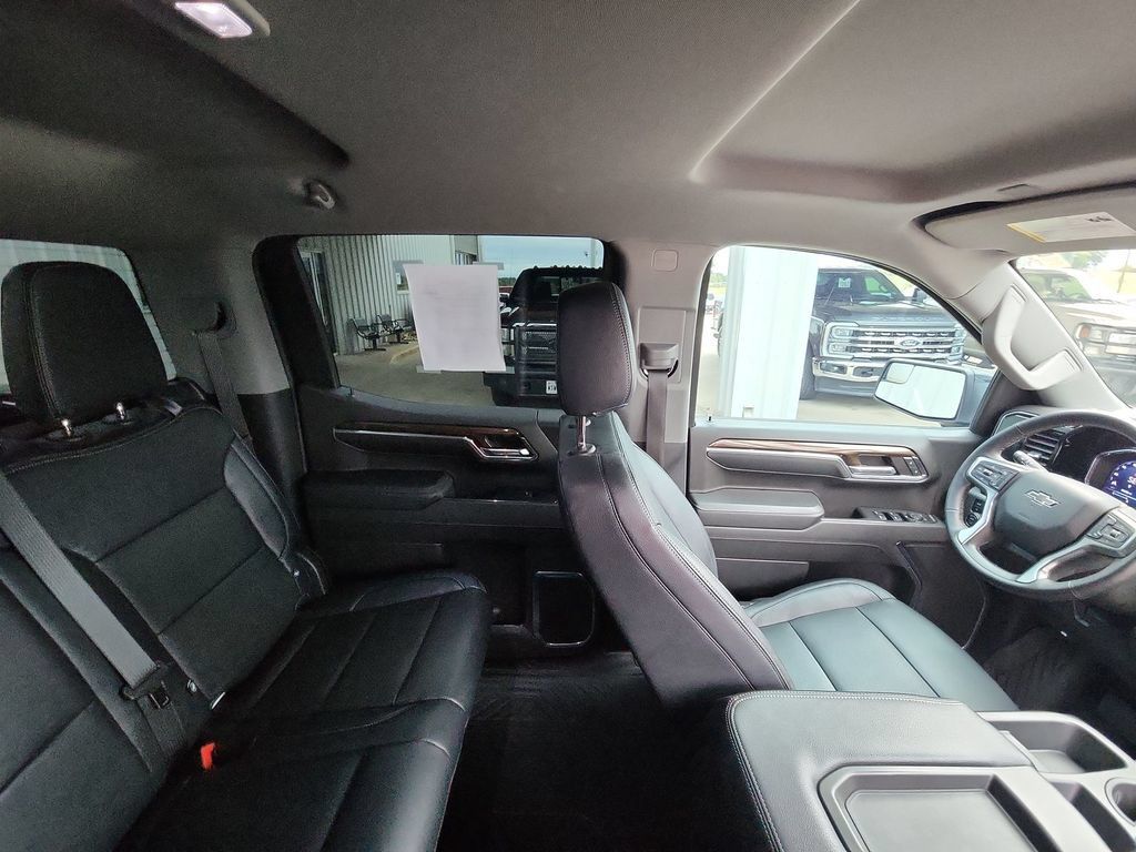 Used 2024 Chevrolet Silverado 1500 RST AWD/4WD image 13