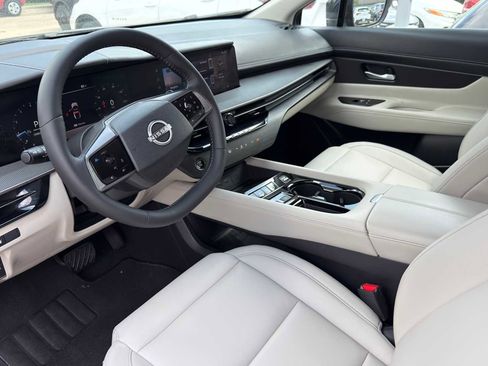 Used 2025 Nissan Murano SV AWD/4WD image 9