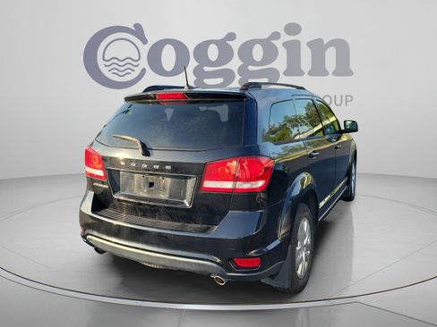 Used 2019 Dodge Journey SE w/ Connectivity Group FWD image 6