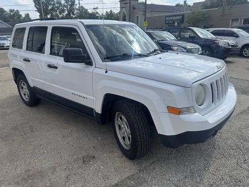 Used 2014 Jeep Patriot Sport FWD image 13
