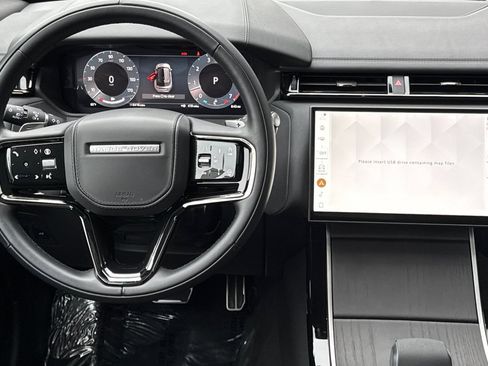 Certified 2026 Land Rover Range Rover Velar Dynamic SE AWD/4WD image 15