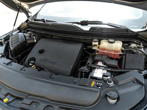 Used 2019 Buick Enclave Essence FWD image 52