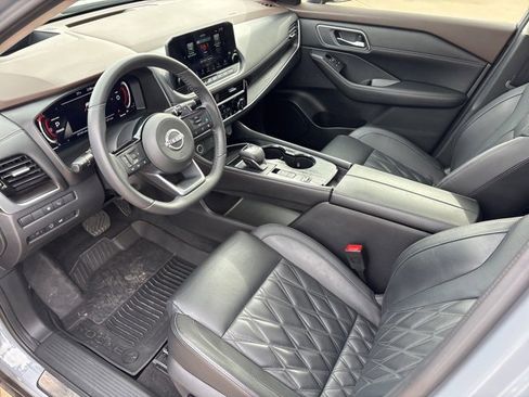 Used 2023 Nissan Rogue Platinum w/ Platinum Premium Package image 13