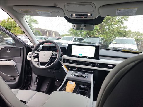 New 2026 Lincoln Aviator 2WD image 24