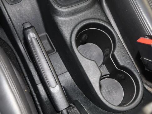 Used 2017 Jeep Wrangler Unlimited Sahara w/ Connectivity Group image 23