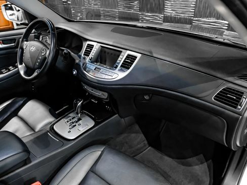 Used 2013 Hyundai Genesis 3.8 w/ Premium Pkg RWD image 11