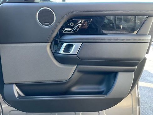 Used 2020 Land Rover Range Rover HSE image 28