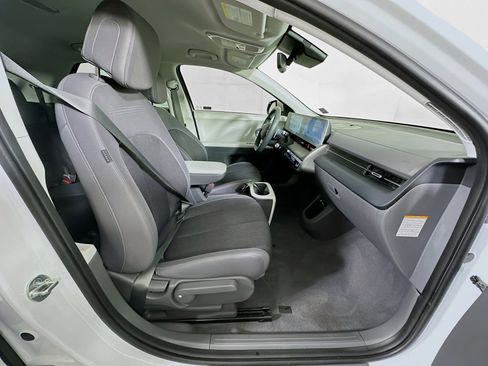 Used 2024 Hyundai Ioniq 5 SEL RWD image 31