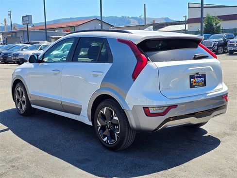 Used 2023 Kia Niro Wave image 5