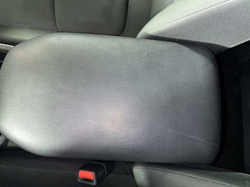 Used 2025 Toyota RAV4 XLE FWD image 22