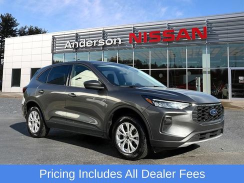 Used 2025 Ford Escape Active AWD/4WD image 1