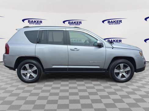 Used 2017 Jeep Compass High Altitude AWD/4WD image 4