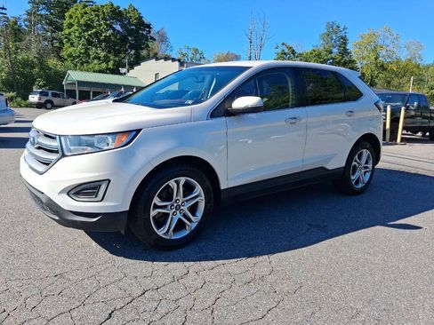 Used 2017 Ford Edge Titanium w/ Technology Package AWD/4WD image 3