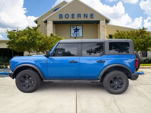 Used 2023 Ford Bronco Black Diamond AWD/4WD image 2