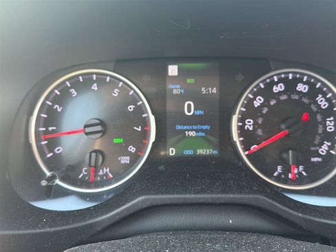 Used 2022 Toyota RAV4 XLE AWD/4WD image 8