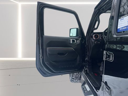 Used 2022 Jeep Gladiator Mojave w/ LED Lighting Group image 18