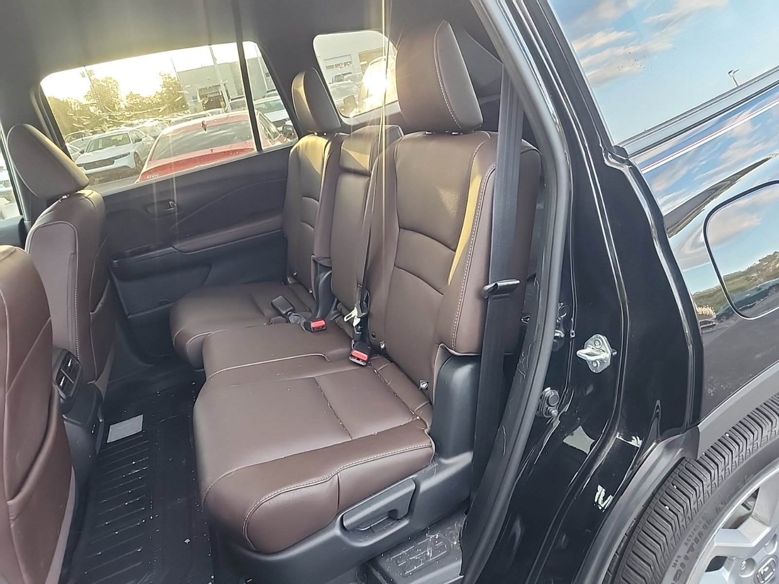 Used 2025 Honda Passport EX-L image 17