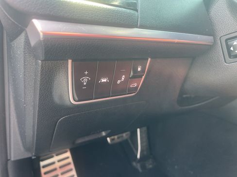 Used 2018 Kia Stinger GT2 AWD/4WD image 19