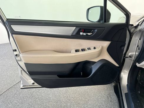 Used 2019 Subaru Outback 2.5i Premium AWD/4WD image 13